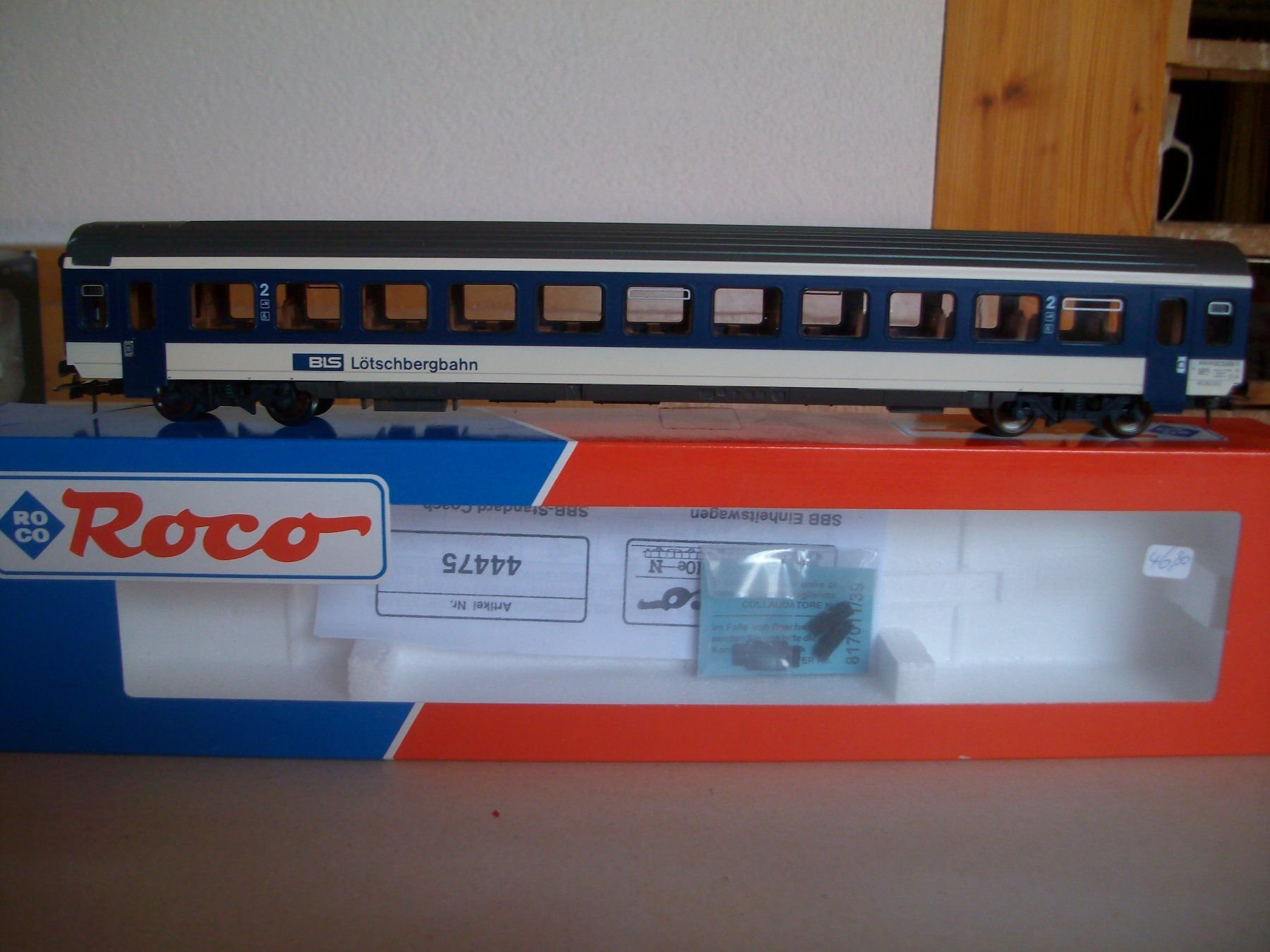 Roco Modelleisenbahnen: BLS EW IV 2. Klasse – Neu und originalverpackt aus Basel von Strohwitwer