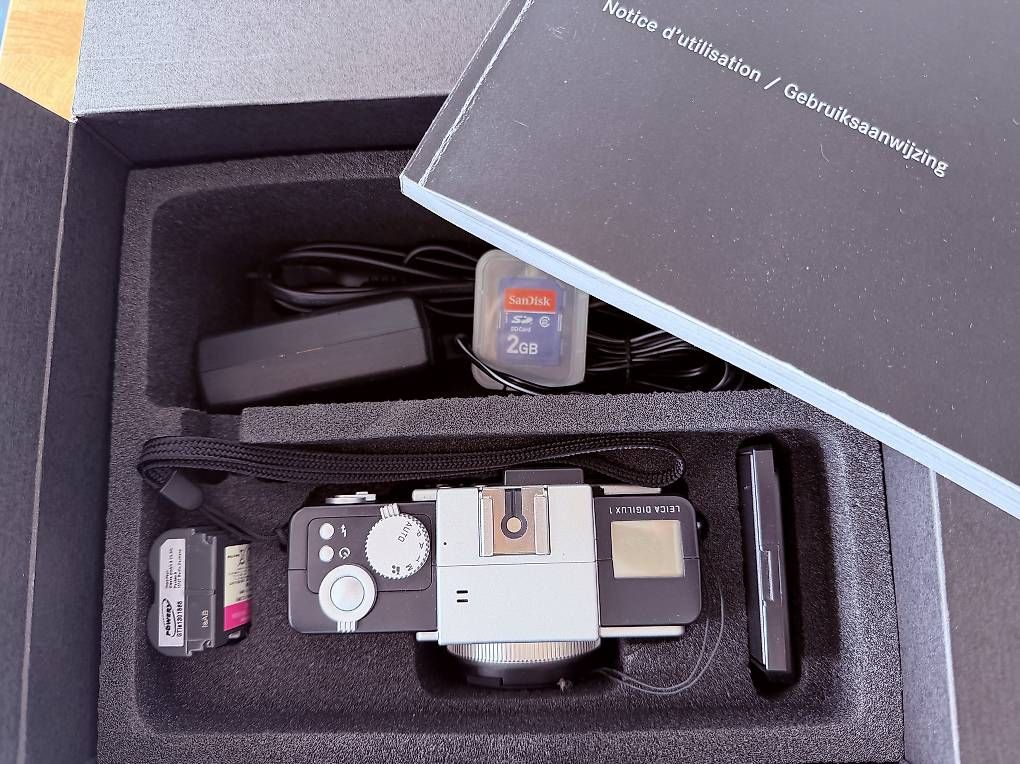 Leica Fotocamera: Leica Digilux 1 Camera in TOP condition – Usato da Neuchatel venduto da Pancrazi 4