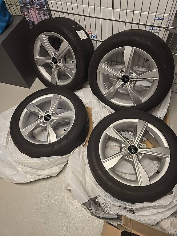 Audi Pneumatici & Ruote complete: Audi A4 Sommerräder 17 Zoll – Usato da Winterthur venduto da stevun 2