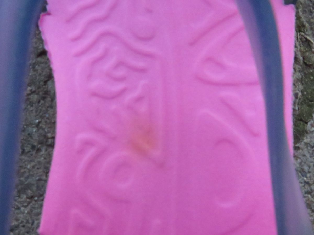 Scarpe per ragazze: Badeschuhe Mädchen Grösse 25 – Usato da Fontaines NE venduto da neuch123 2