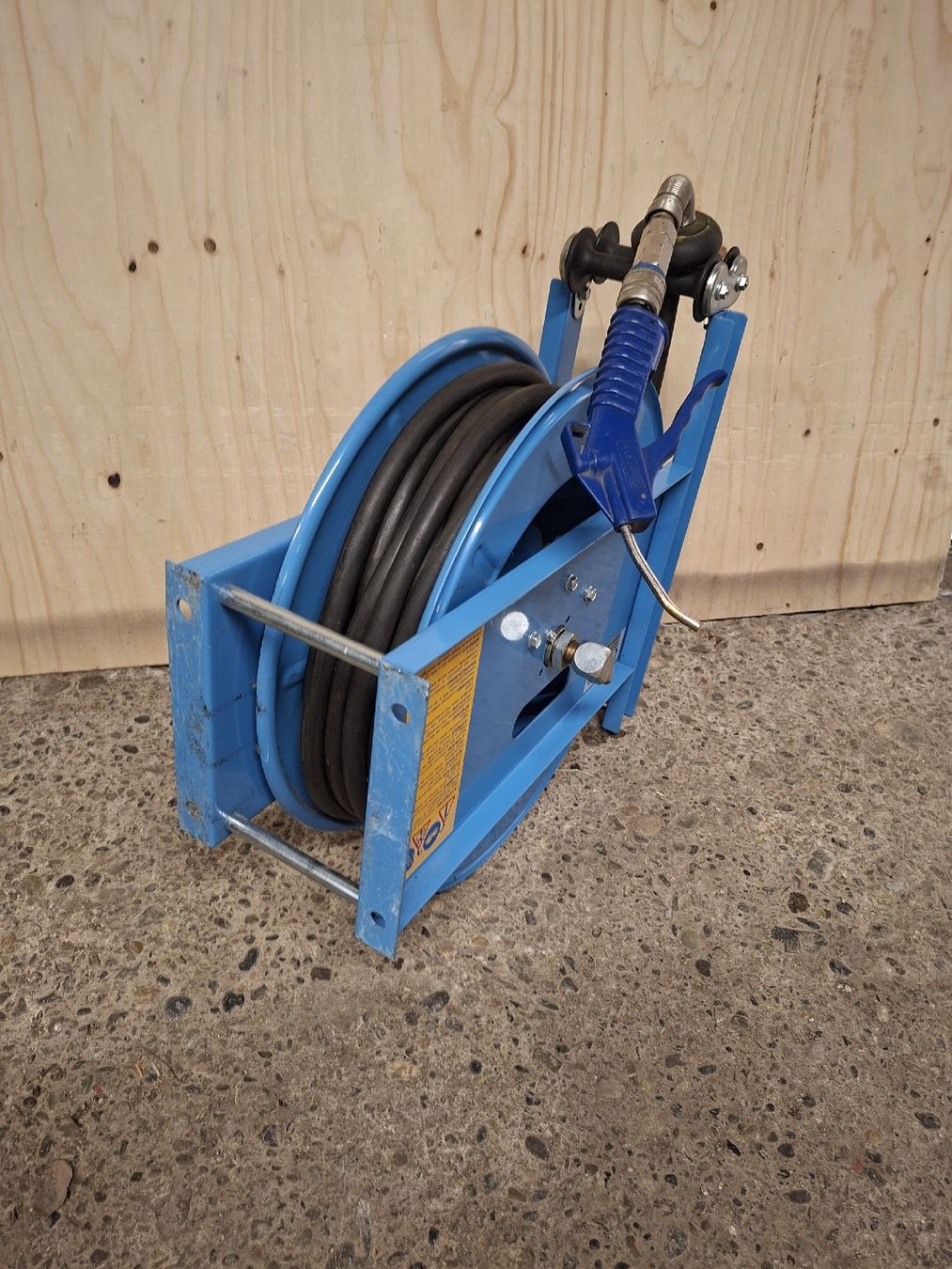 Compressori: FAICOM Schlauchaufroller mit Druckluftschlauch – Usato da Niederuzwil venduto da peter. 1
