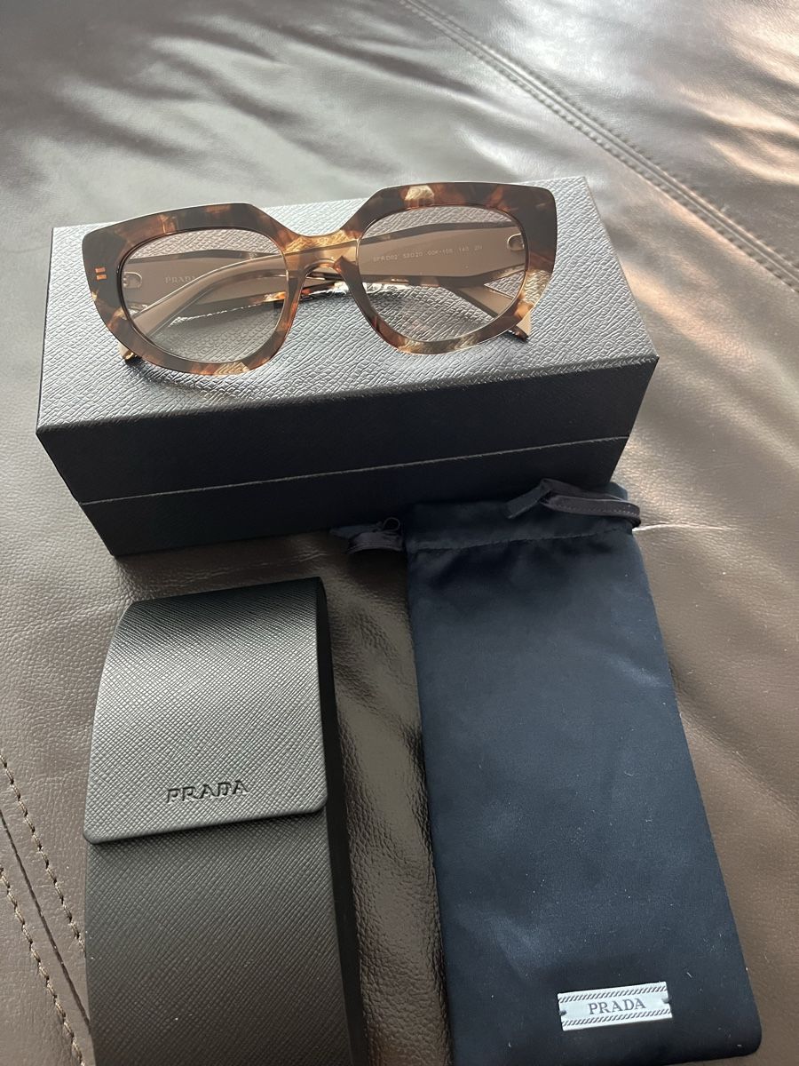 Prada Occhiali & Lenti: Original PRADA Brille mit Etui - Top Zustand! – Nuovo e nell'imballaggio originale da Bern venduto da iPrius