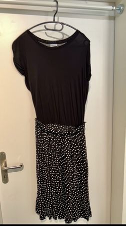 Elegantes Sommerkleid mit Polka-Dots, Grösse M/L
