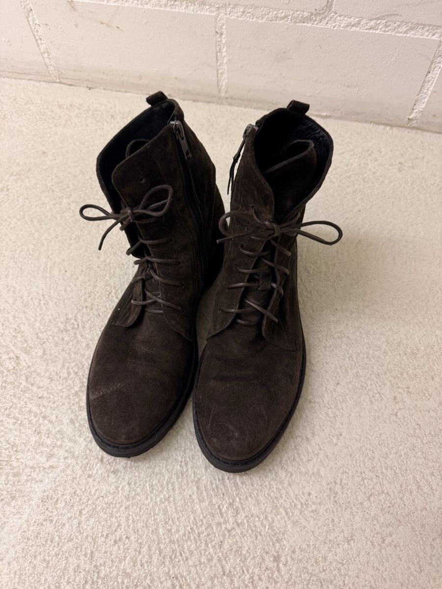 Damenschuhe: Wildleder Stiefeletten dunkelbraun Gr 40 – Gebraucht aus Allschwil von Frida015