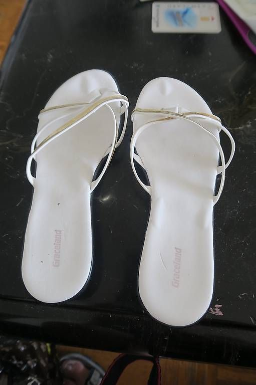 Scarpe da donna: Sandales blanches – Usato da Neuchâtel venduto da Mimijamet