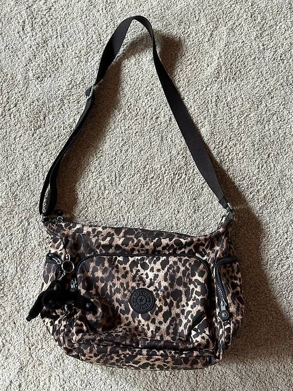 Kipling Taschen für Damen: Kipling GABB B PRT - Umhängetasche - wild leopard – Gebraucht aus Rizenbach von triple1980 1