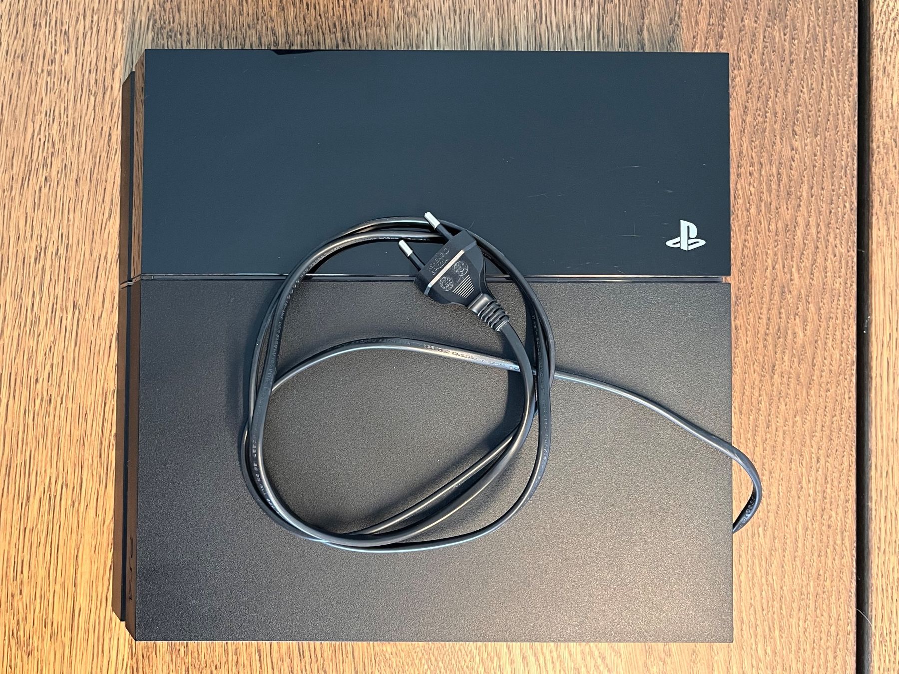 Sony Konsolen: PlayStation 4 500GB + 2 Controller + 2TB HDD + 27 Games uvm. – Gebraucht aus Winterthur von Ingold15 3