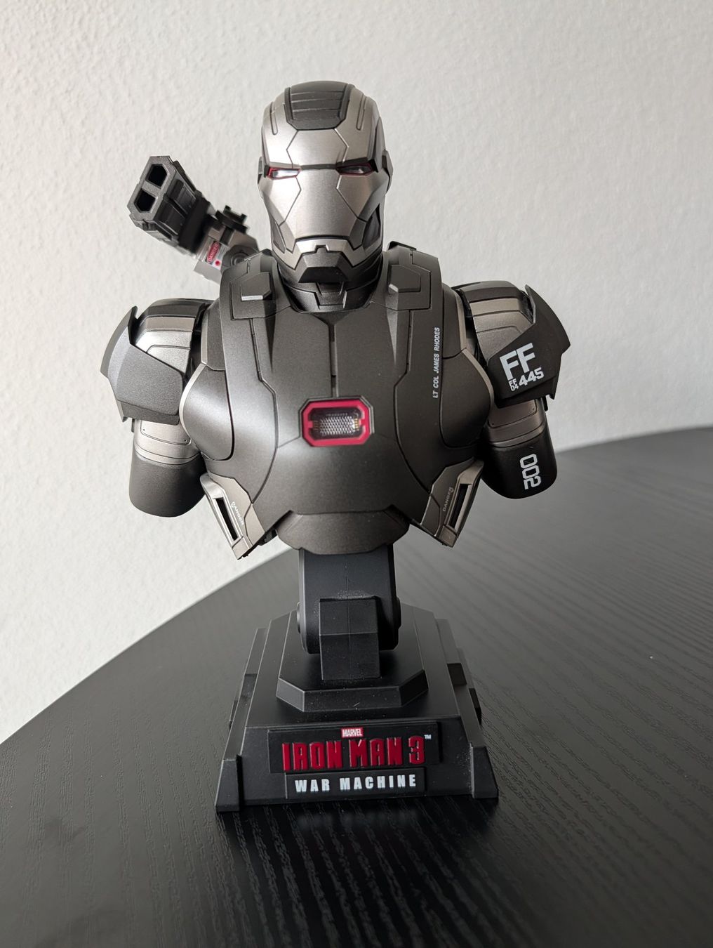 Hot Toys Statuette: HOT TOY Marvel War Machine – Nuovo (secondo la descrizione) da Moutier venduto da sebeu555