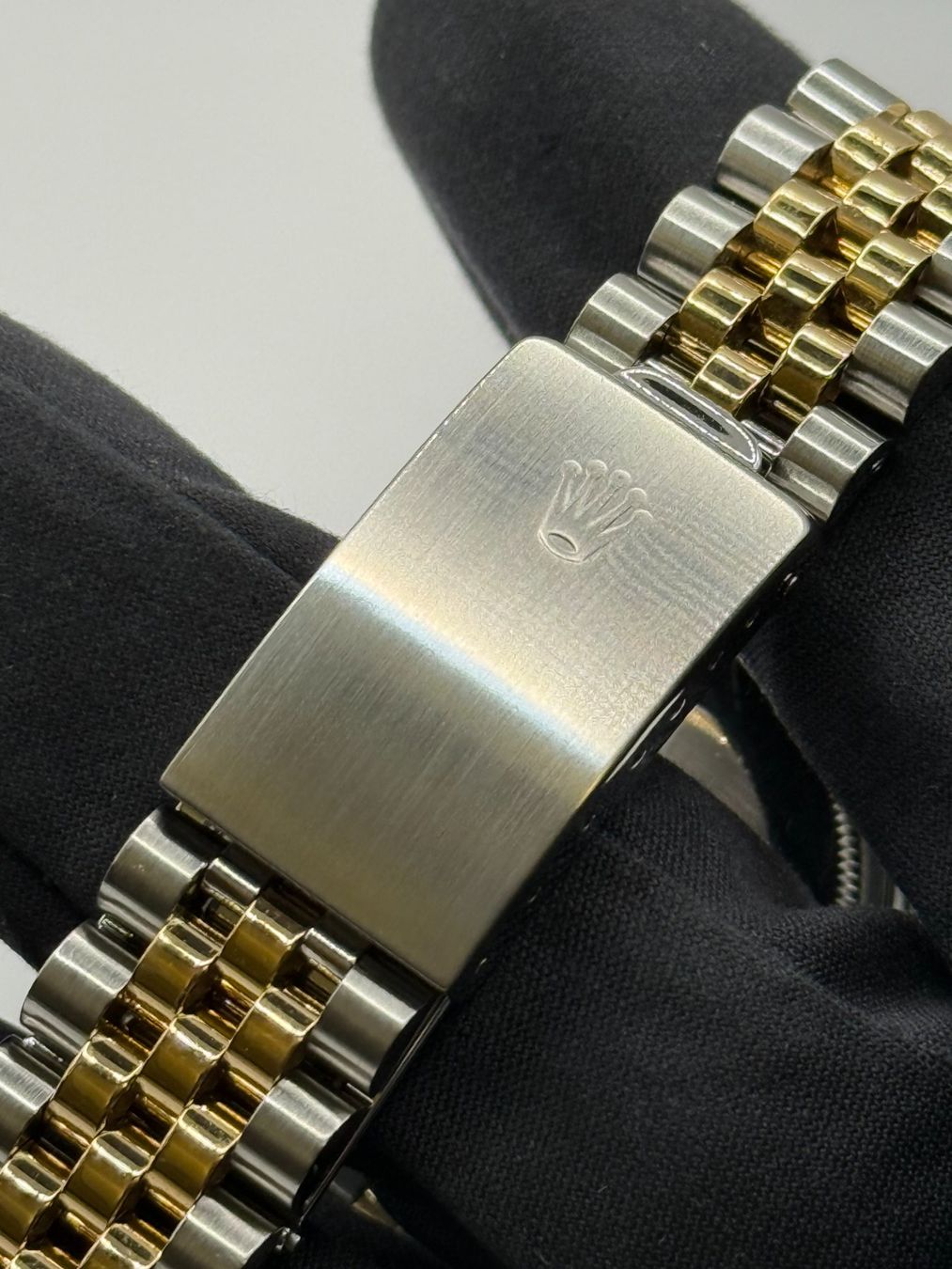 Rolex Orologi: Rolex Datejust 36 linen dial – Usato da Bottens venduto da Evergold.ch 4