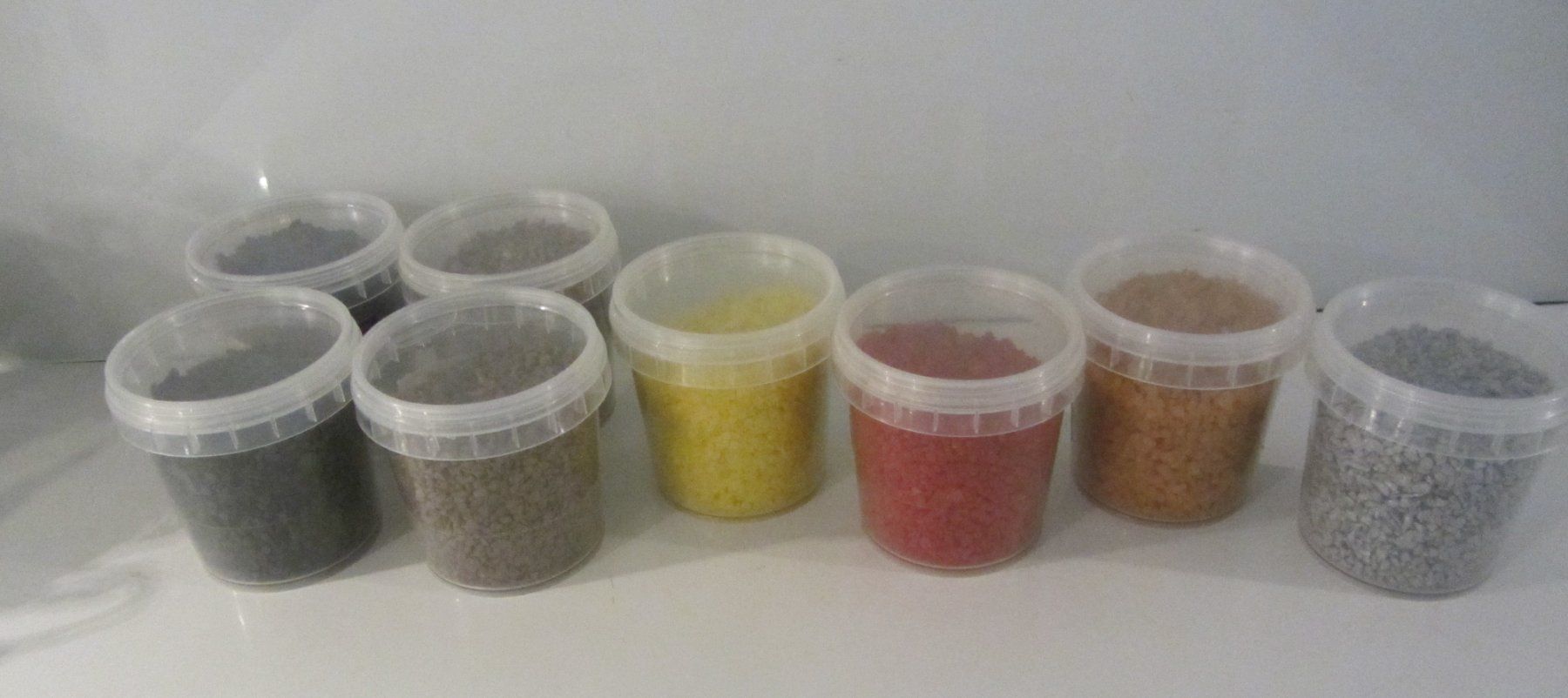 Tutte le decorazioni: 8 D. Deko-Kies à 200 g, 8 Farben – Nuovo e nell'imballaggio originale da Egliswil venduto da chroetli22 1