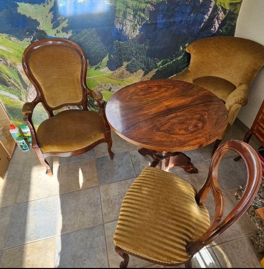Set de table et chaises: Alte antike Möbel – D'occasion à Zürich par nol_7b5v