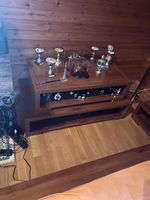 aus Echtholz  Bett, 2 Nachttische & Sideboard