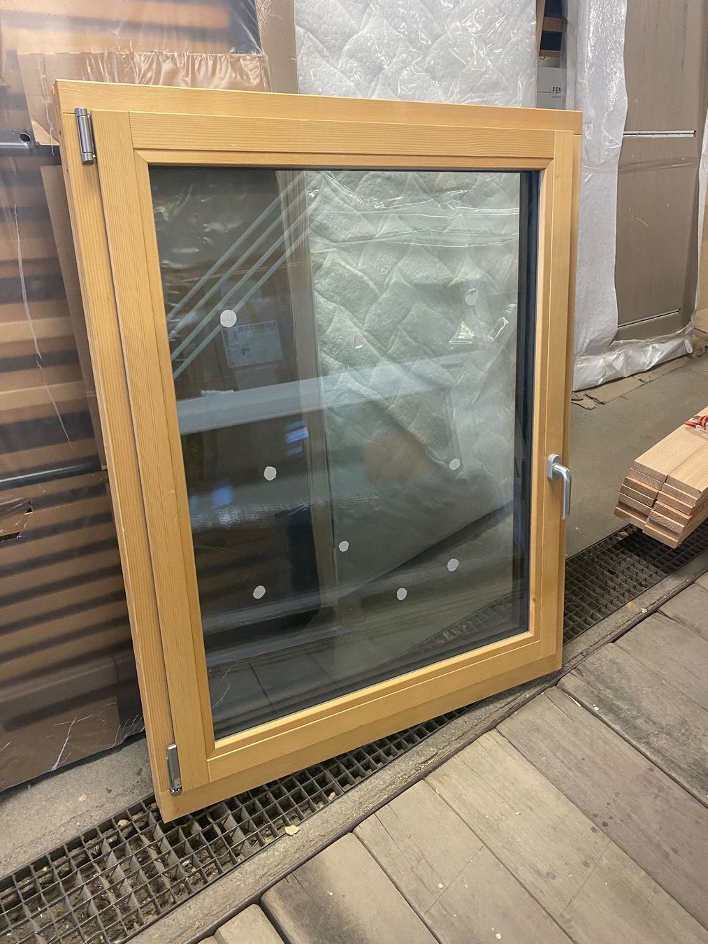 Fenster: Holz/Alufenster mit Griff – Gebraucht aus Bever von tke_d87f