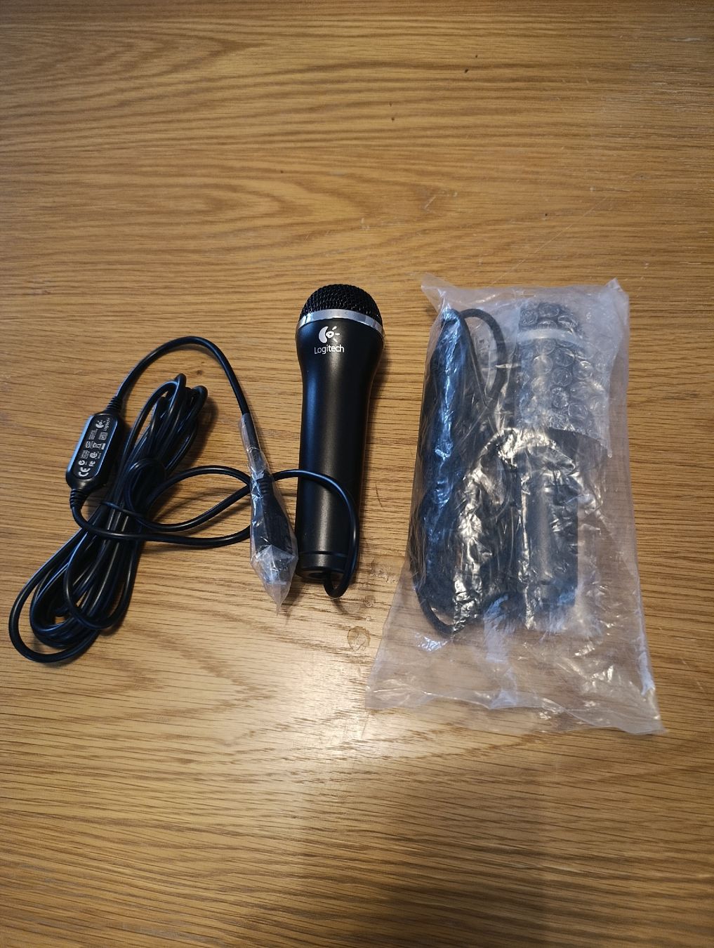 Logitech Microfoni: Logitech Mikrofon neu – Nuovo (secondo la descrizione) da Wil SG venduto da Donaldus