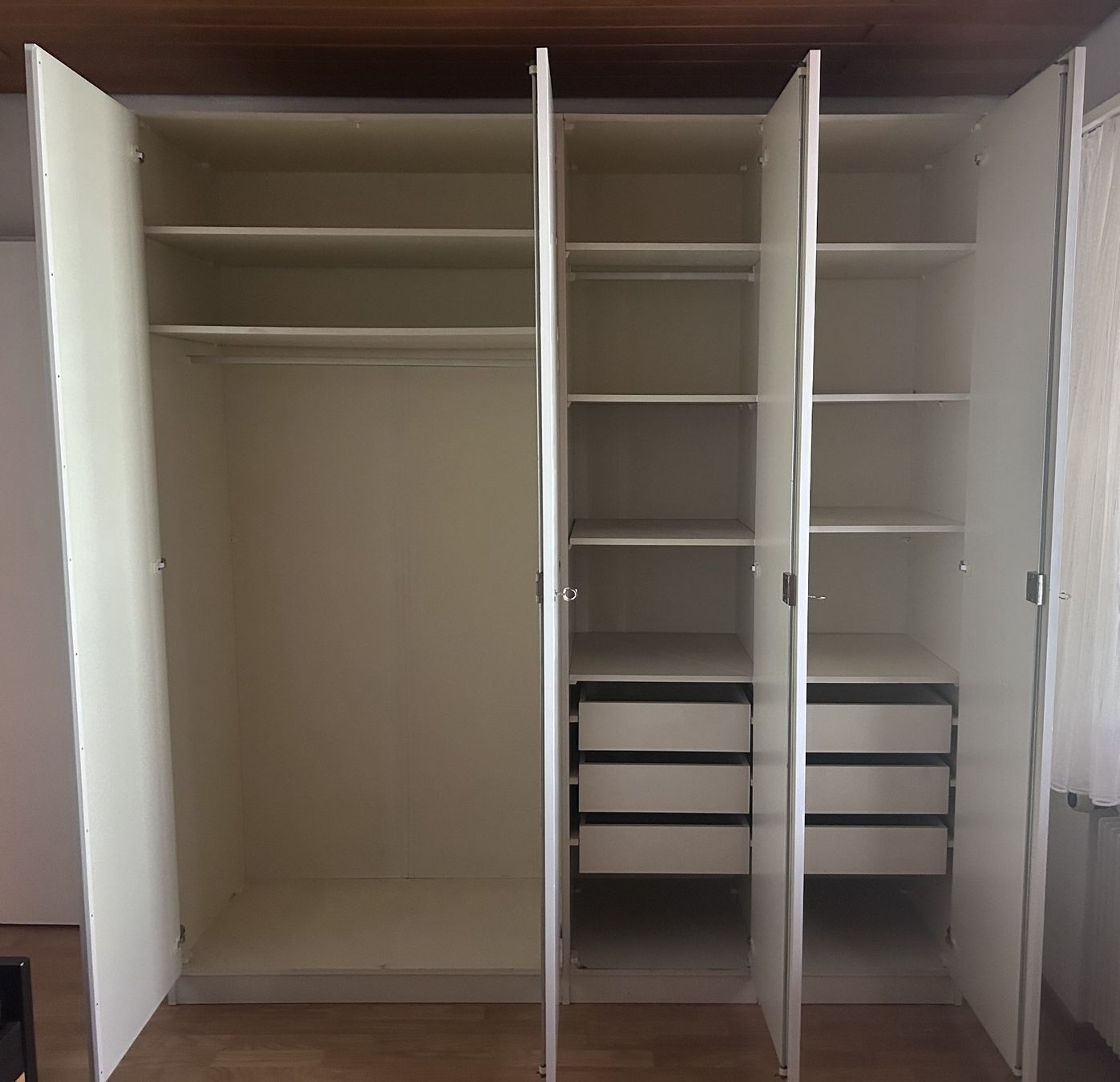 Armoires: Kleiderschrank – D'occasion à Gansingen par Husner 1