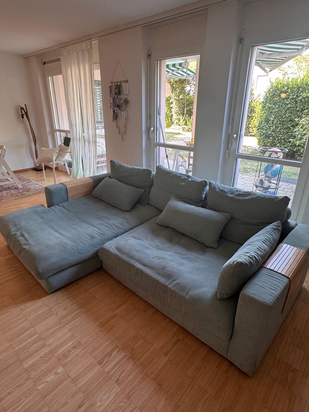 Livique Sofas: Bequemes Eck-Sofa zu verkaufen – D'occasion à Brüttisellen par marylu5 2