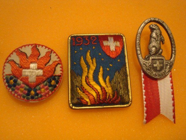Placchette & Badge: Abzeichen 1. August 1931-1932-1933 – Usato da Riehen venduto da Baerewaegli