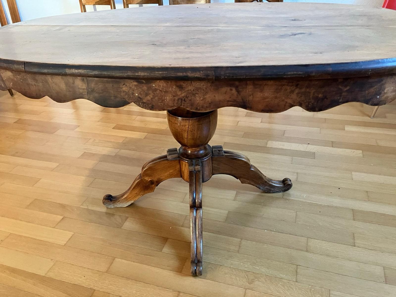 Tische: Ovaler Biedermeier-Tisch restaurationsbedürftig – Gebraucht aus Basel von Lugga