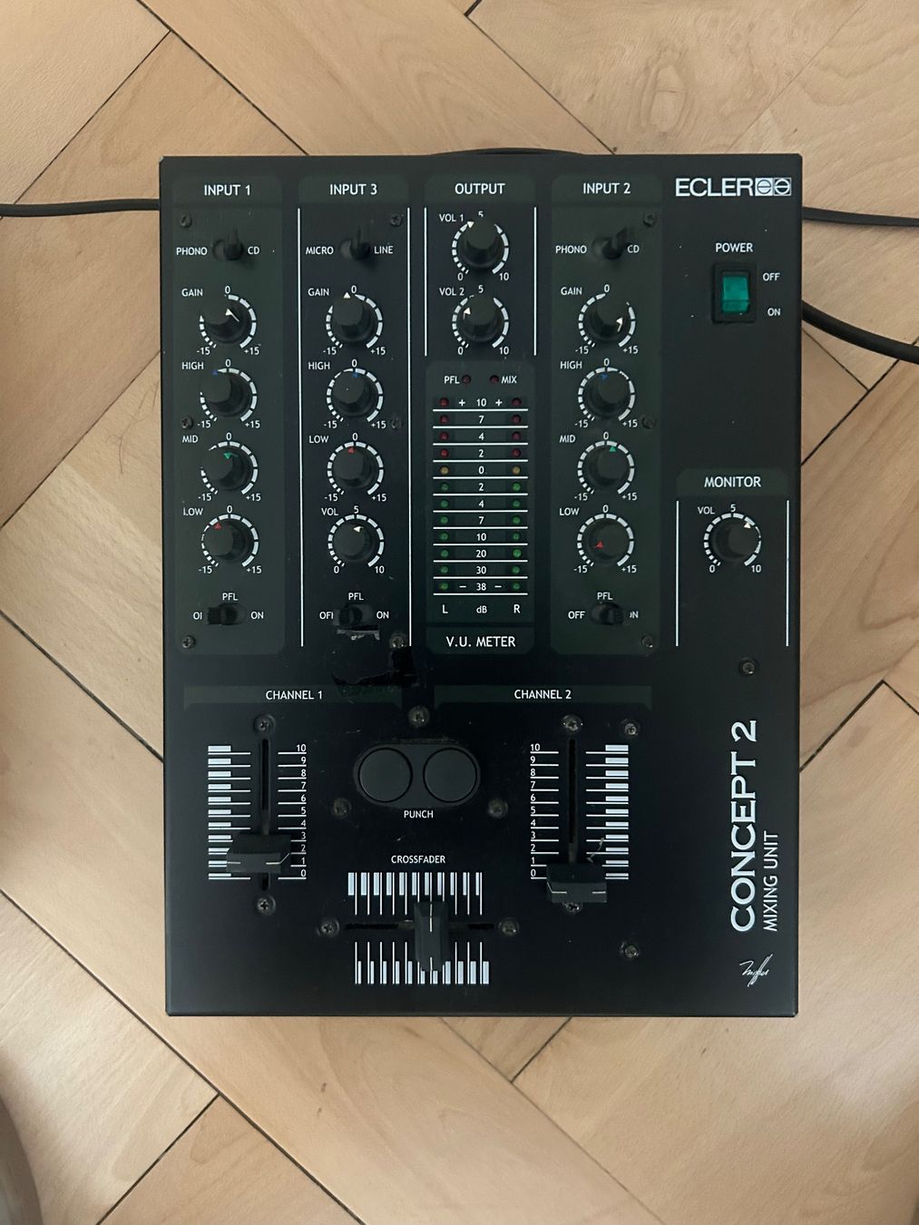 Platines de mixage: Table mix Ecler Concept 2 rare & vintage – D'occasion à Sion par mar_w868