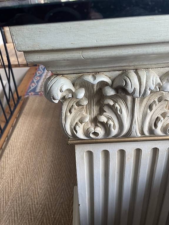 Tavoli: Meuble console verre avec colonnes romaines – Usato da Troinex venduto da nadinebmichaelson 3