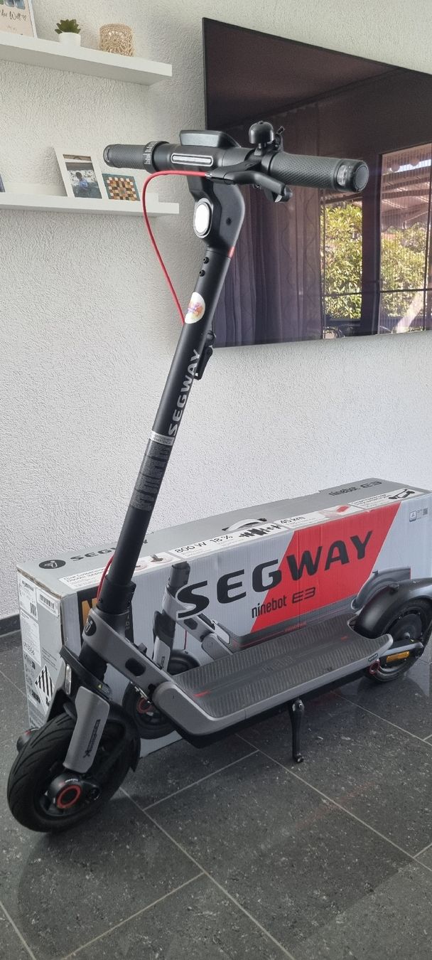 Segway Kickboard: Segway Ninebot E3 800W – D'occasion à Diepflingen par handkutzmaus