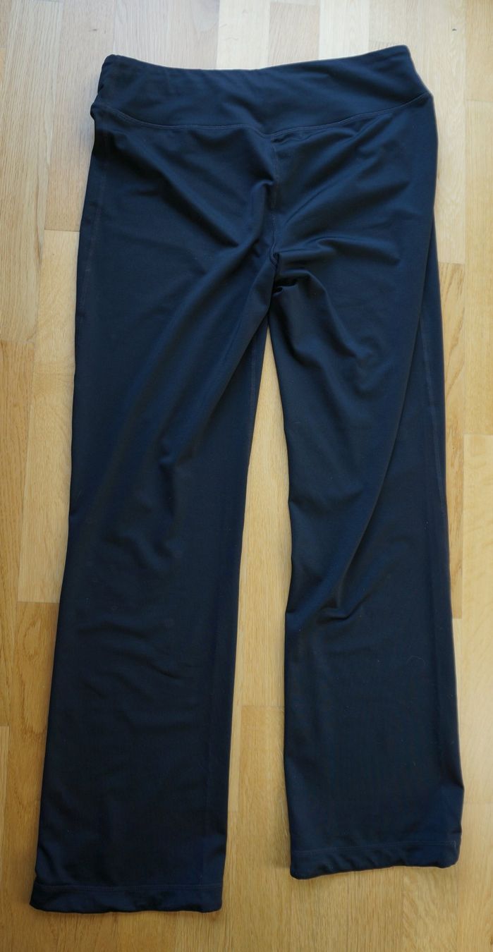 Tchibo Pantaloni: Schwarze Sporthose | Tchibo * L – Usato da Basel venduto da AufeinenBlick 1