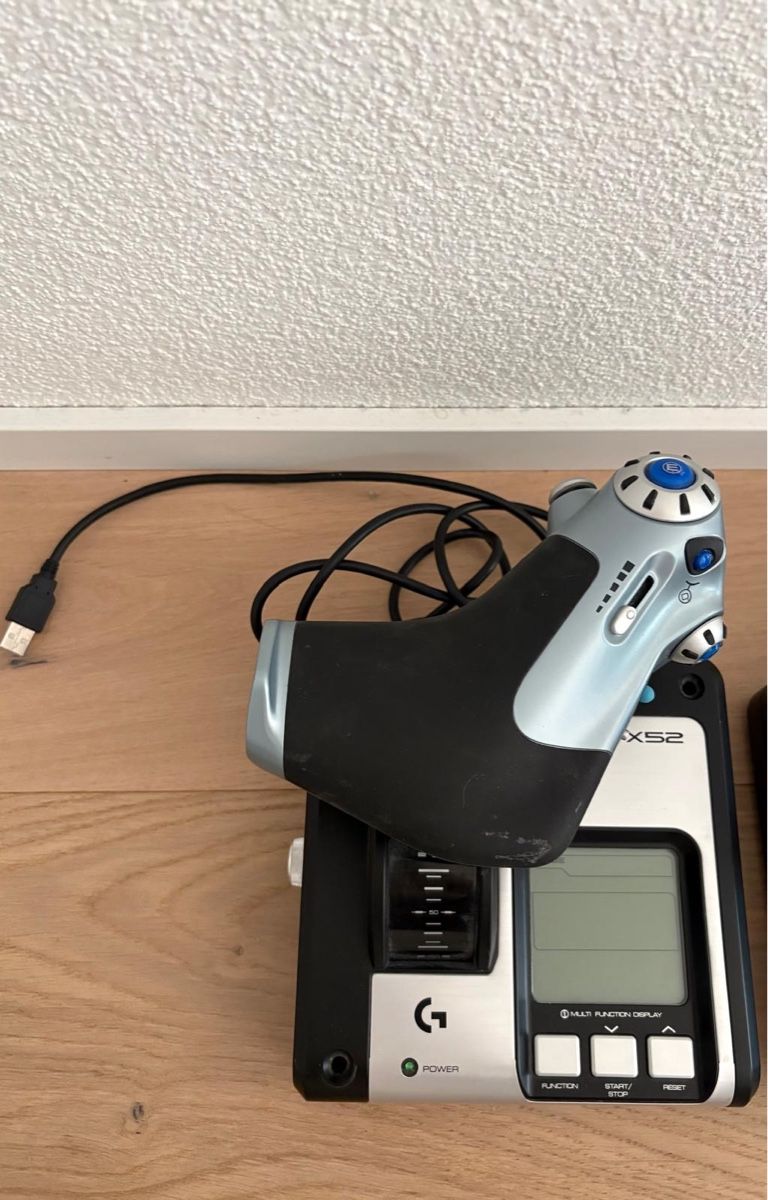 Manettes: Logitech Joystick – D'occasion à Brunnen par eli_8ykg 5