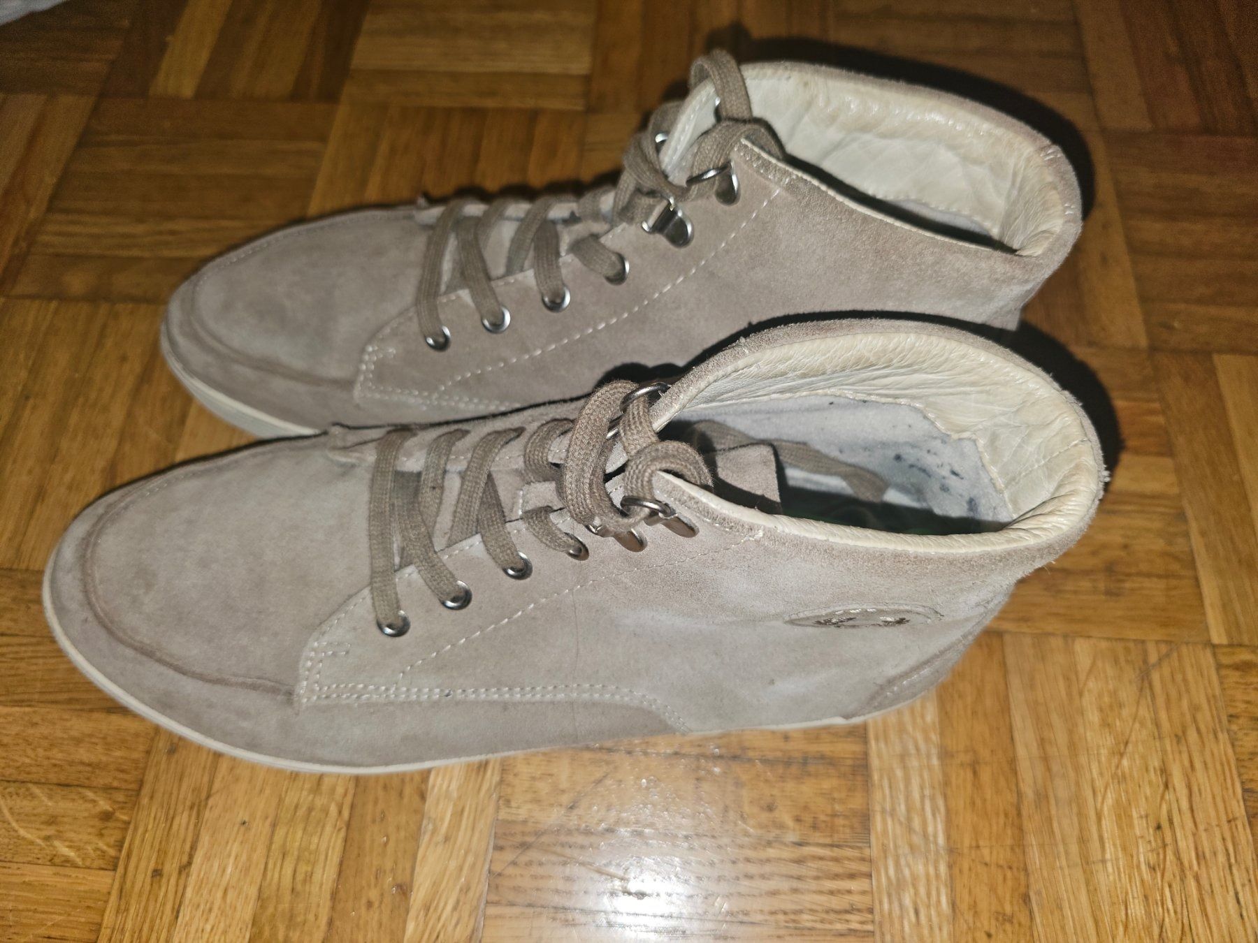 Fred Perry Herrenschuhe: Chaussure montante fred perry taille 45 – Gebraucht aus Bernex von Syssi57 2