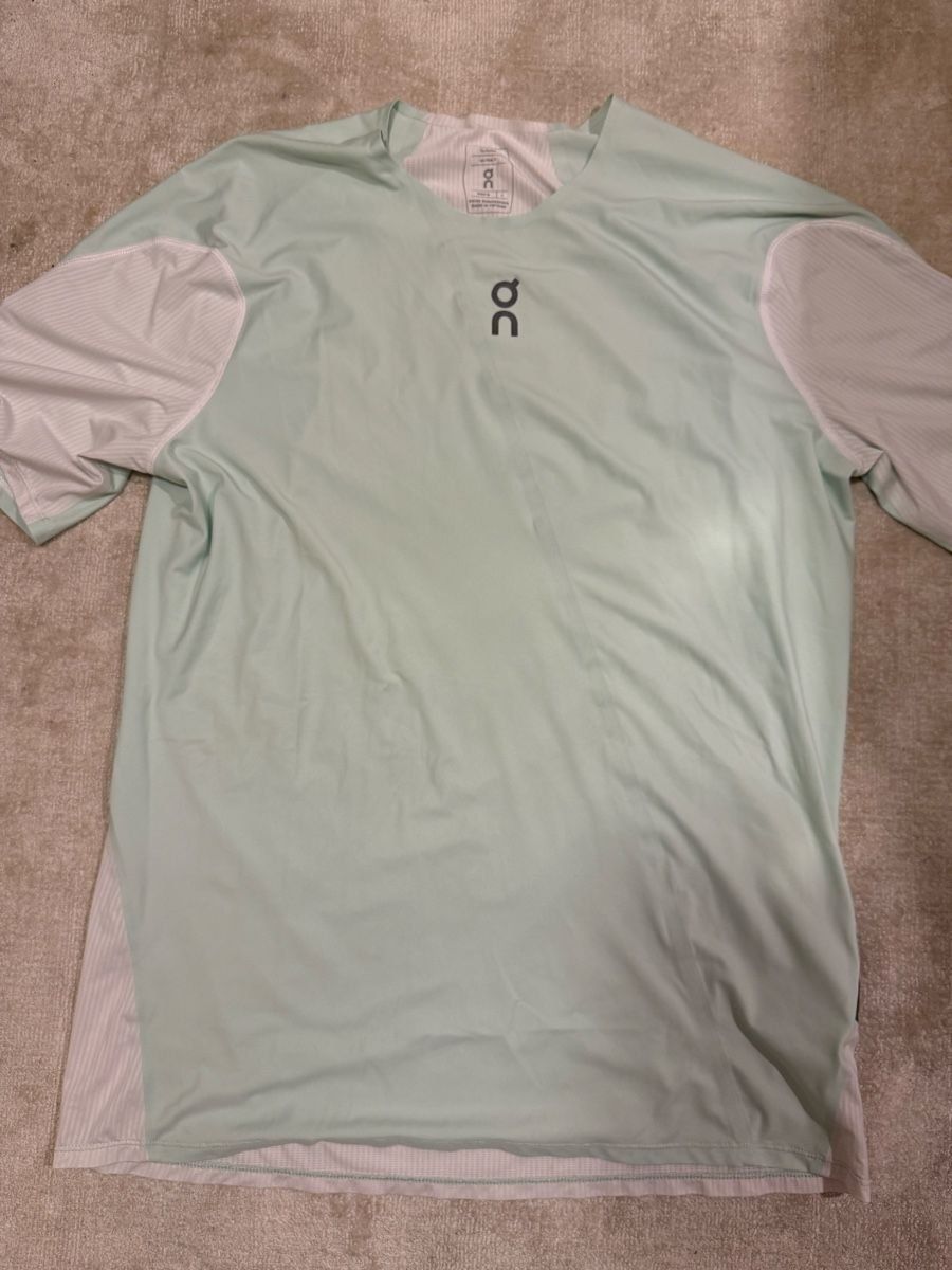 On T-shirt: On Sportshirt (L) – Usato da Zürich venduto da cms_9ncx