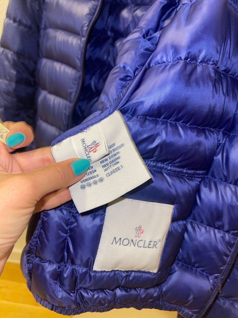 Moncler Giacche: Moncler Jacke – Usato da Reinach BL venduto da K.zh.A 2