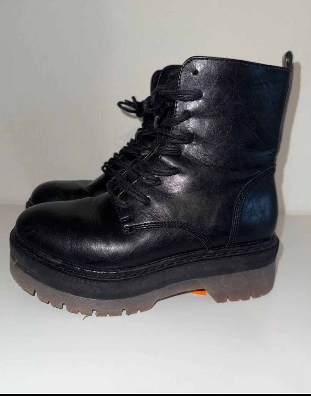 Scarpe da donna: Plateau Stiefeletten – Usato da Mägenwil venduto da zah_n7jn 2