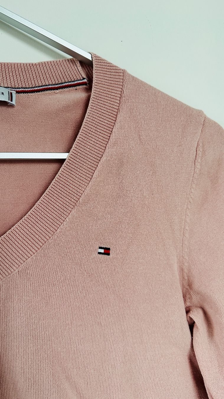 Tommy Hilfiger Top: Tommy Hilfiger Damen Pullover rosa XS V-Ausschnitt – Usato da Niederrohrdorf venduto da gigerch 5
