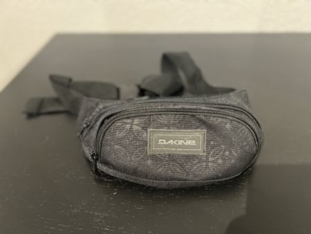 Dakine waist bag black patterned good condition used