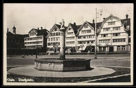 AK Gais, Dorfplatz mit Brunnen u. Häuserpanorama