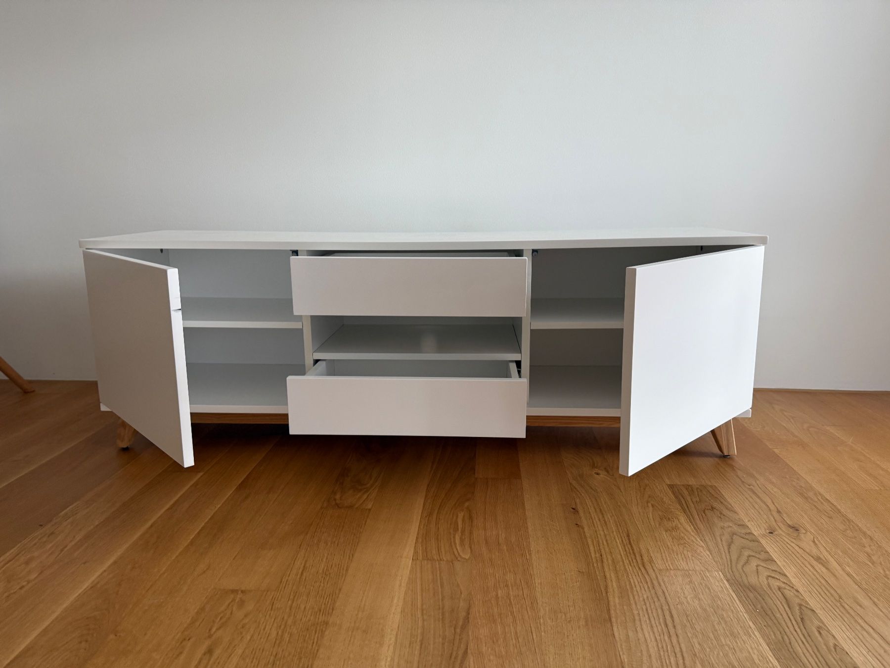 Micasa TV Möbel: TV-Sideboard, weiss, Holzfüsse – Gebraucht aus Zürich von den_l6kk 2