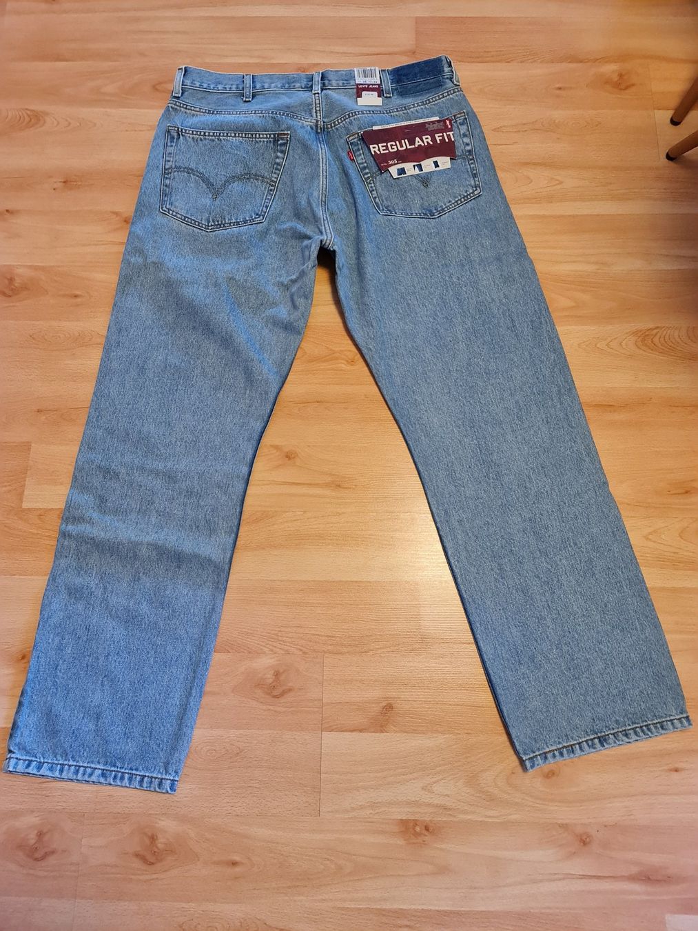 Levi's Jeans: LEVI'S Jeans 505 Regular Fit W38/L32 – Nuovo (secondo la descrizione) da Embrach venduto da Ta89 1