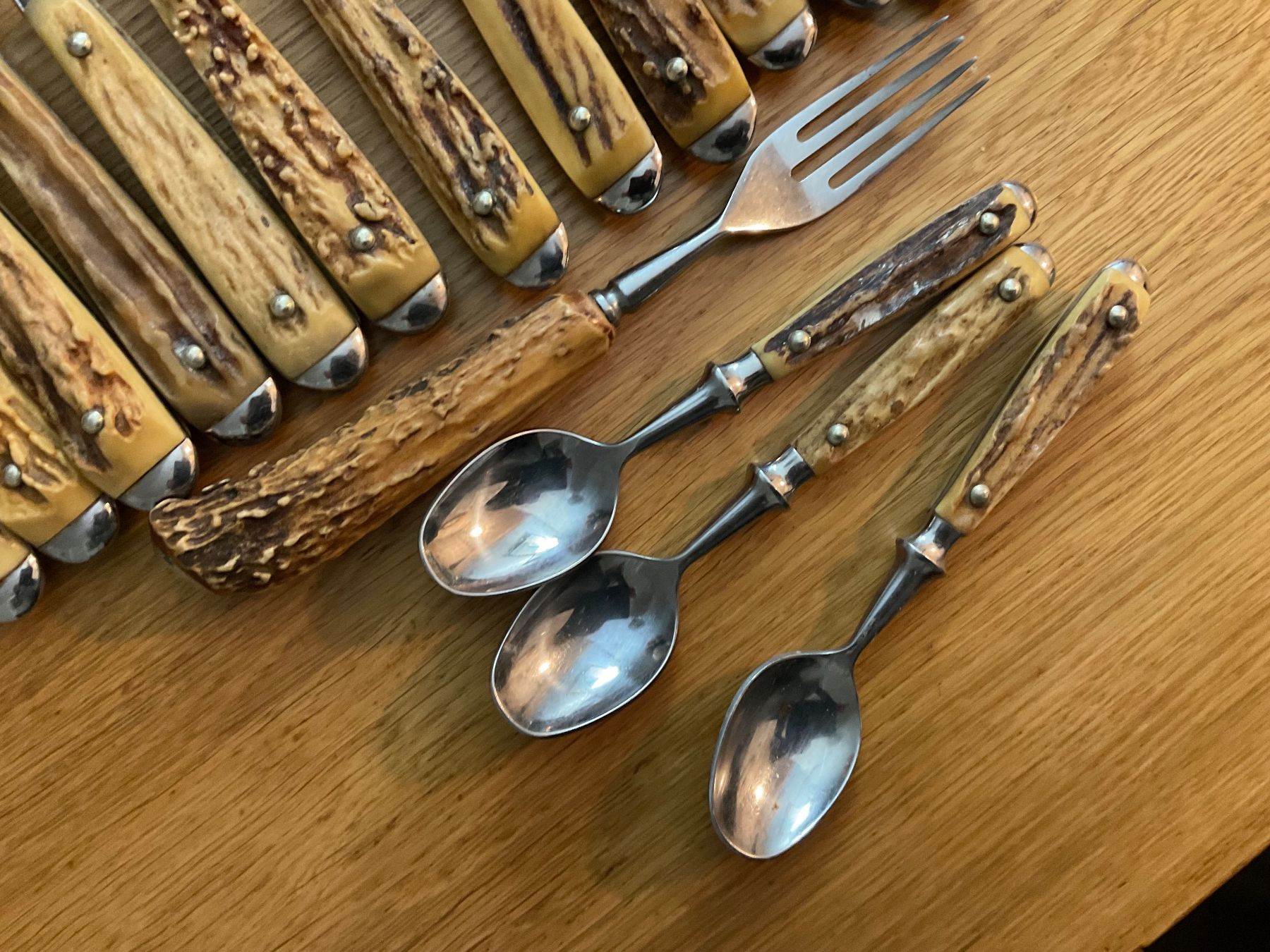 Set di posate: Besteck Set aus Horn Rostfrei – Usato da Urdorf venduto da alda02 5