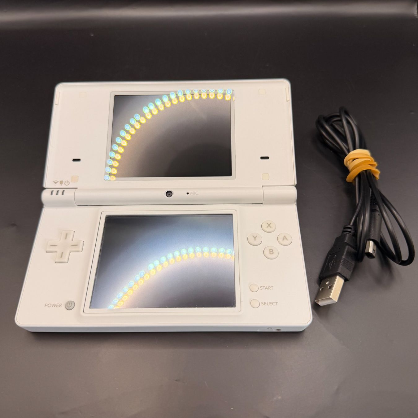 Nintendo Console: Nintendo DSi Weiss – Usato da Düdingen venduto da Nerdworld