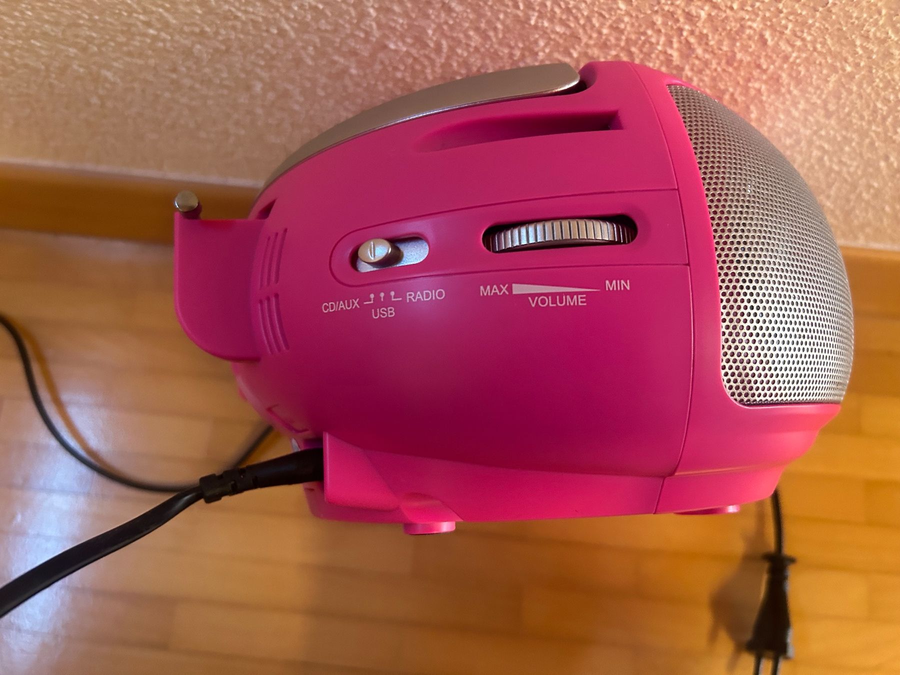 Multimediaplayer & Streamer: Radio/CD Player Pink mit Lichtfunktion – Gebraucht aus Oberarth von gislerku 1