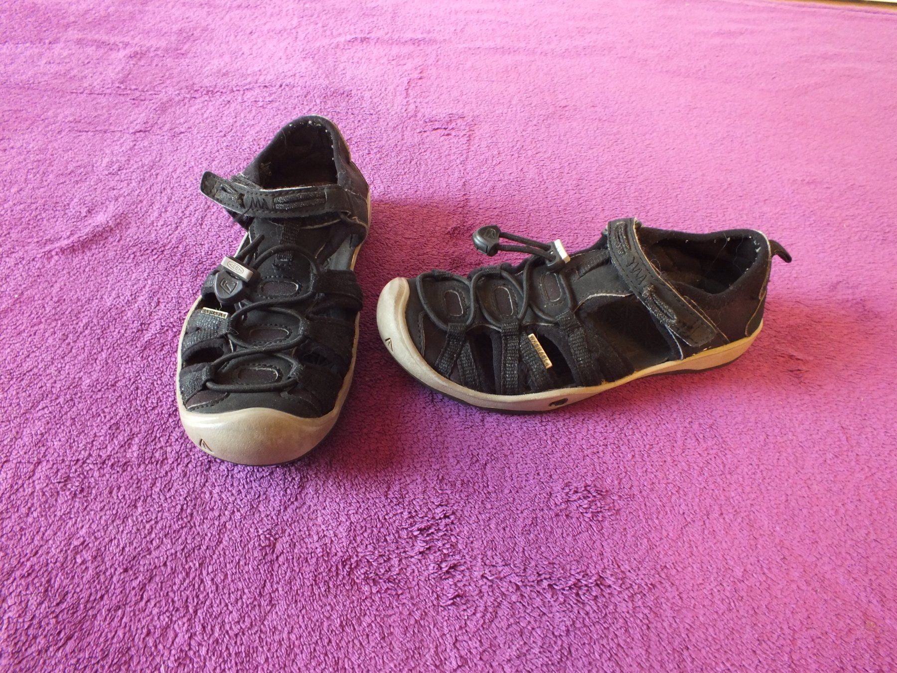 Keen Scarpe per ragazzi: Keen Wanderschuhe/-Sandalen Gr.30 – Usato da Müllheim Dorf venduto da Seeeule01