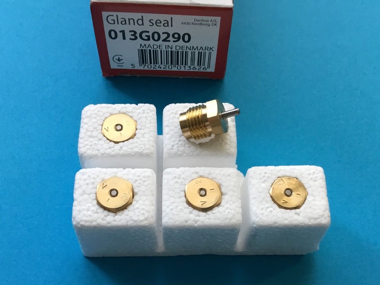 Radiatori: DANFOSS, 5 Stopfbuchse zu RA Thenmostat Ventilen – Nuovo e nell'imballaggio originale da St. Margrethen SG venduto da alfapeugeot10 1