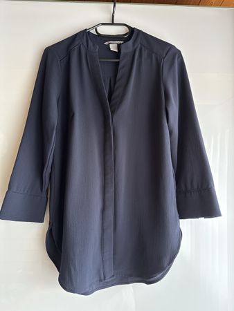 Elegante H&M Bluse Grösse 34 dunkelblau