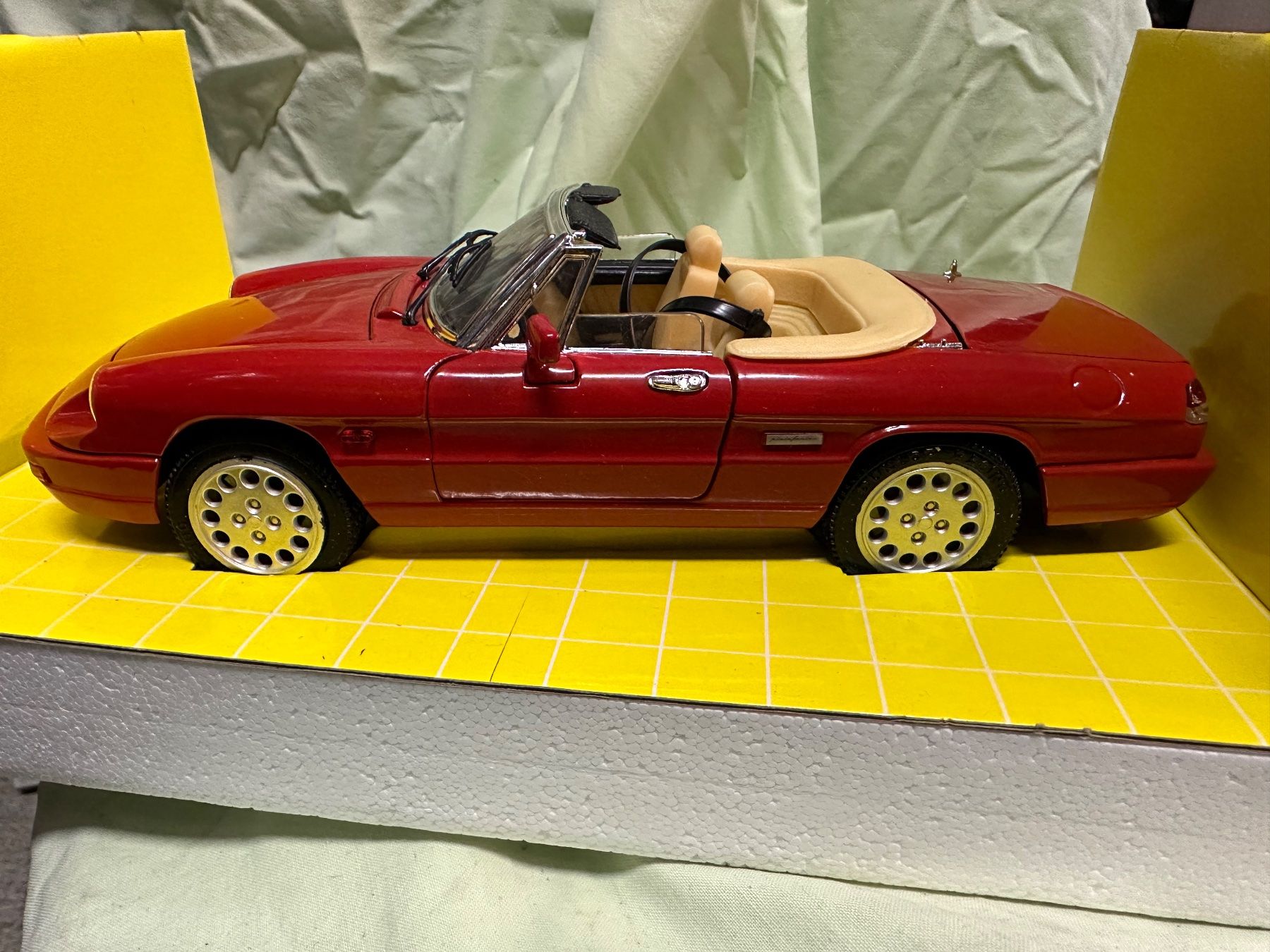 Alfa Romeo Modellini d'auto: Alfa romeo Spider italia Oldtimer Cabrio – Nuovo (secondo la descrizione) da Reinach AG venduto da rares75 1