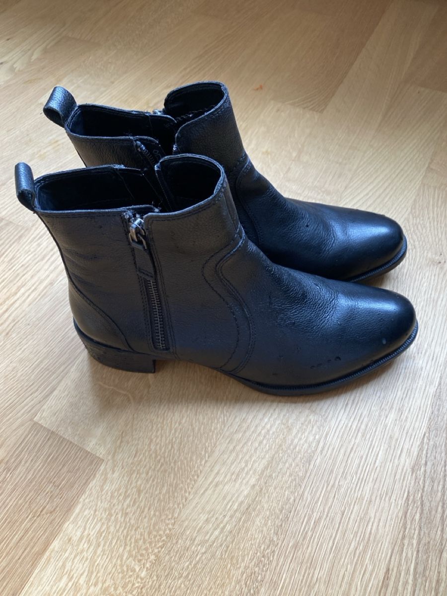 Scarpe da donna: Bottines en cuir noir 39 – Usato da Villeret venduto da Laloer22 1