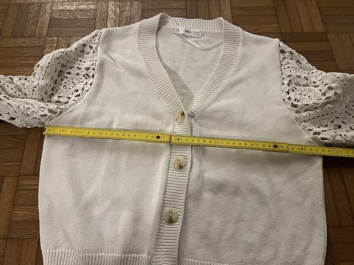 Mango Pulls & Sweat-shirts: Strickjacke Mango Gr. M Spitzenärmel 100% Baumwolle – D'occasion à Zürich par MrsWollishofen 2