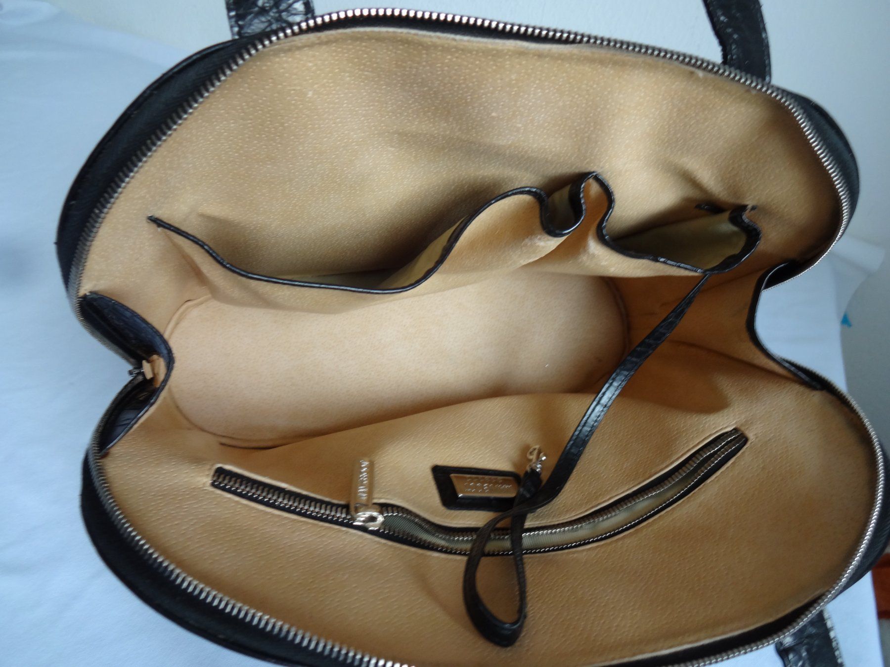 Navyboot Borse da donna: ** NAVYBOOT** Echt Lackleder Tasche – Usato da Frauenfeld venduto da rey06 8