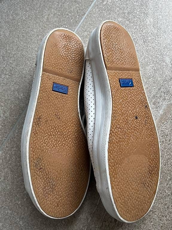 Scarpe da uomo: Weisse Sneakers von Keeds Gr.  37 – Usato da St-Prex venduto da buc_y6n7 1