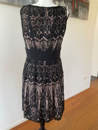SPITZENKLEID MARKE SWING