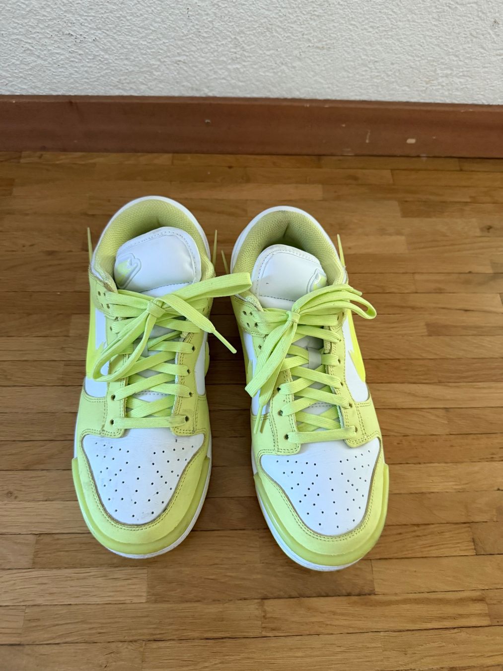 Nike Scarpe da donna: Nike Schuhe Größe 40 – Usato da Wohlen AG venduto da baletan83