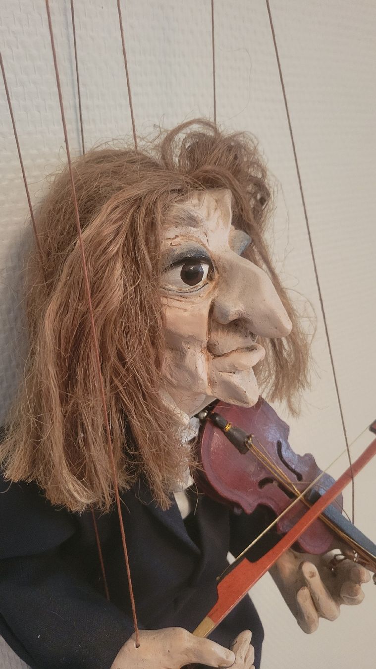 Statuette: Handgefertigte Marionette - der Geiger – Nuovo (secondo la descrizione) da Honau venduto da p.dubach 2